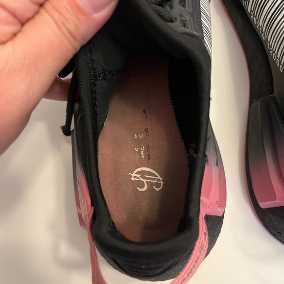 ADIDAS NMD R1 V2 x Damian Lillard D.O.L.L.A. Size 6 women’s - Picture 9 of 11